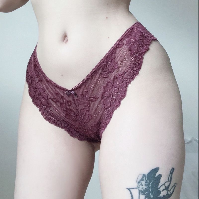 Burgandy lacy panties