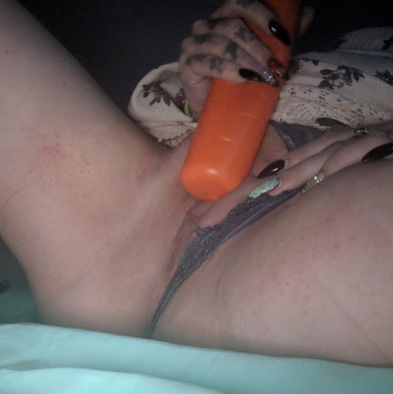 Mommy puts whatever in her tight pussy