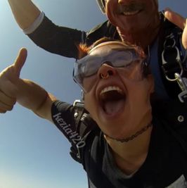 GIFT ME: Skydiving Trip