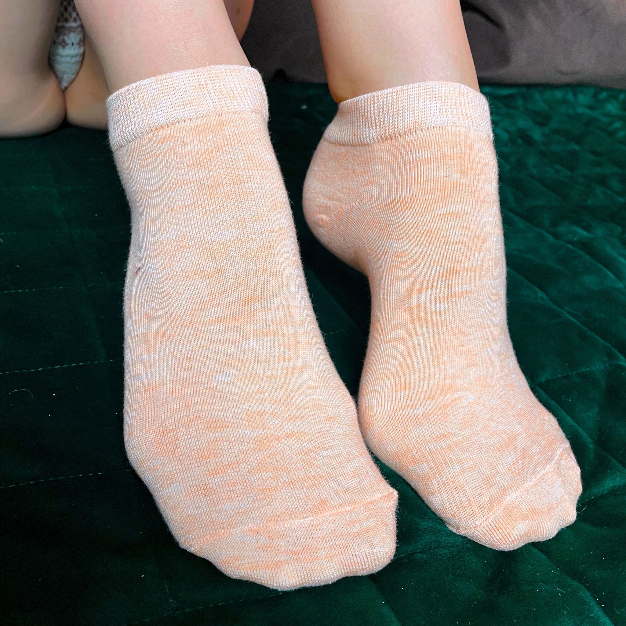 WHITE AND ORANGE SOCKS AND BONUS