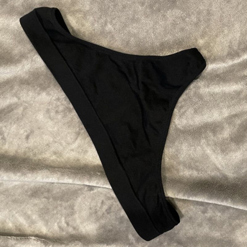 black cotton thong panty