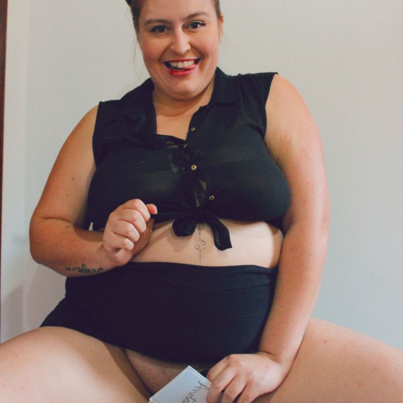 BBW secretary photo set