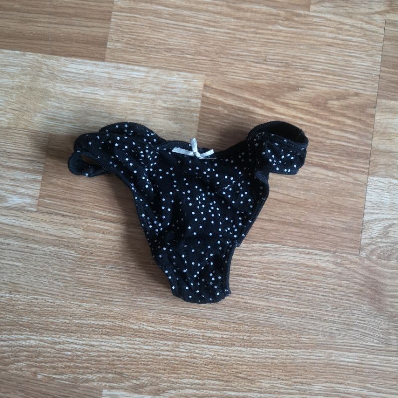 Black dotted thong with bow