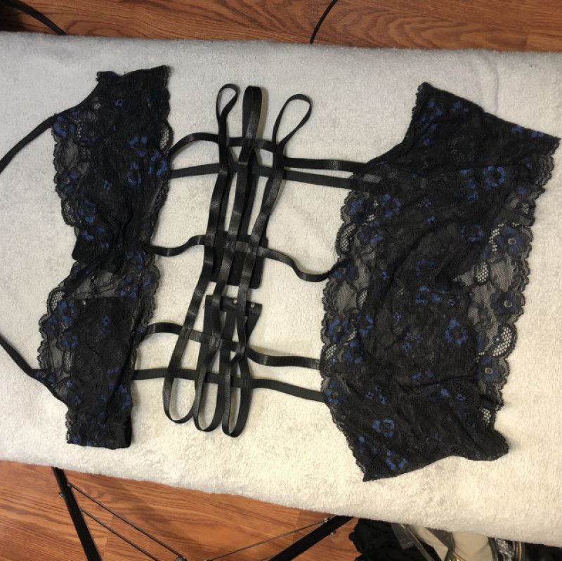 STRAPPY LACE LINGERIE BODYSUIT