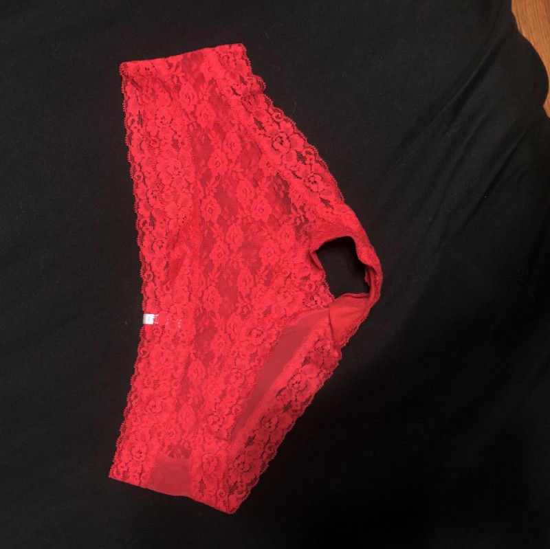 RED LACE VICTORIAS SECRET PANTIES