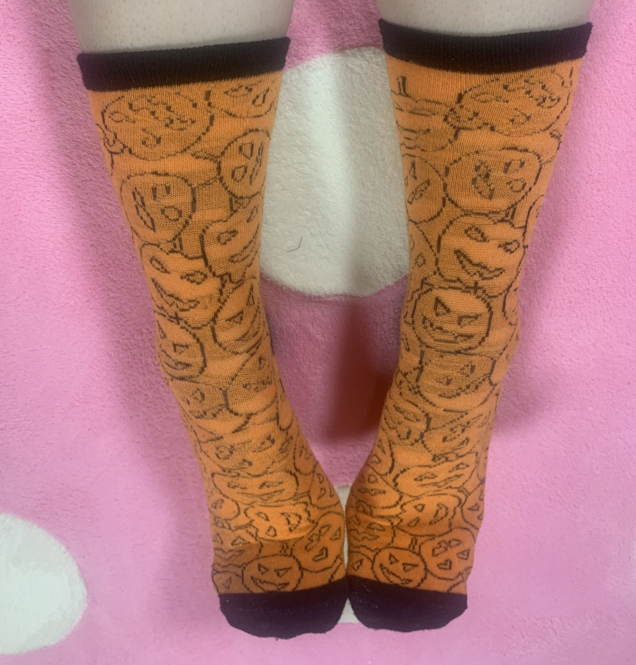 halloween pumpkin crew socks