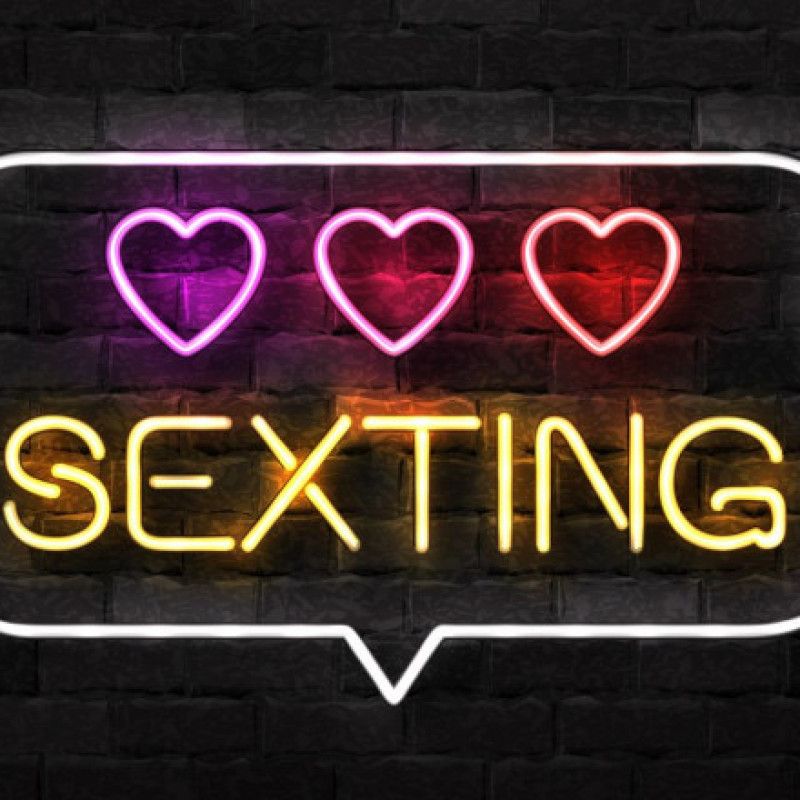 Sexting PHOTOS and VIDS and TEXT