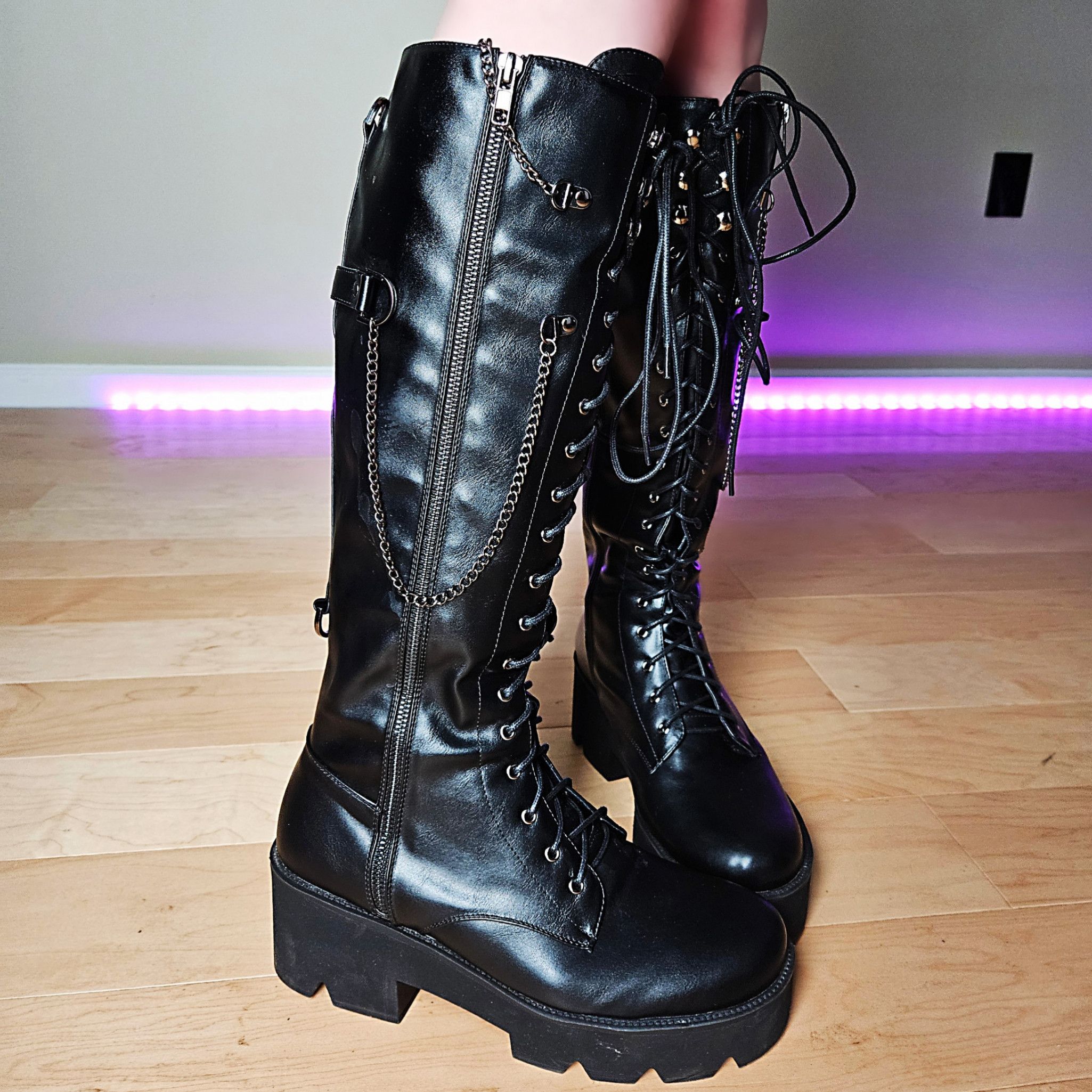 Spoil me with new leather boots!