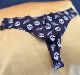 Black and white skull skeleton panties with bonus!