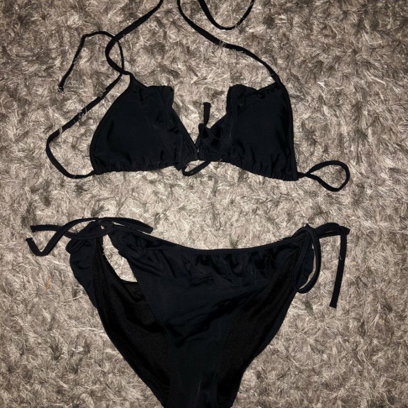 Black Ruffle Bikini Set