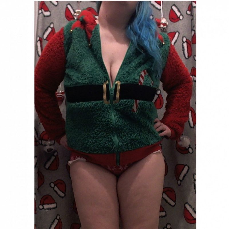 Santas sluttiest elf 2021 14 pics