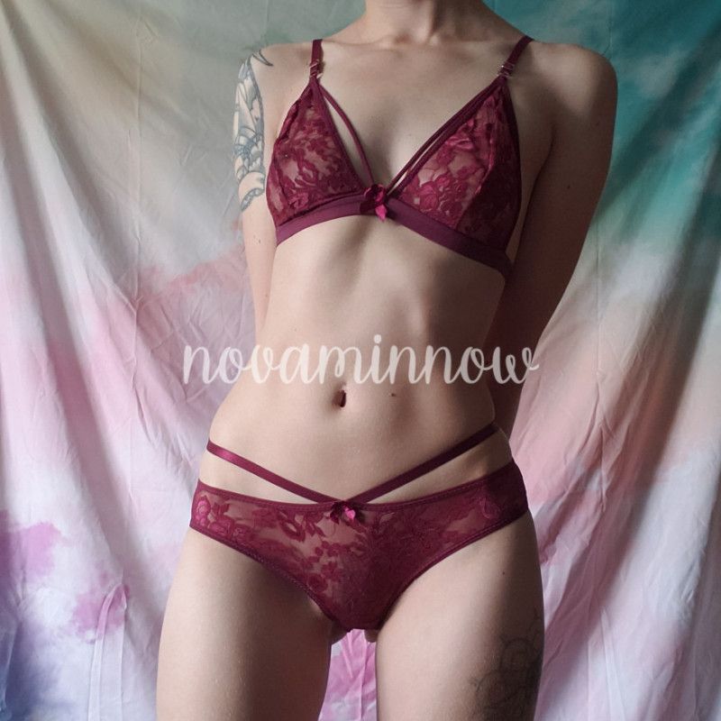 maroon lace bralette and panty