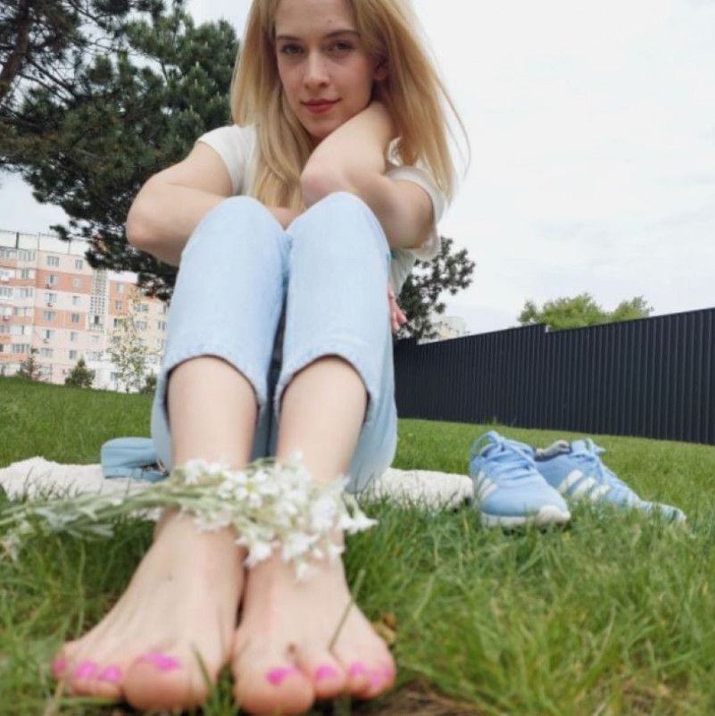 Outdoor Bliss: Hot Feet