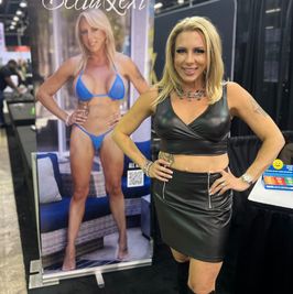 Exxxotica Chicago Day 1 pleather outfit