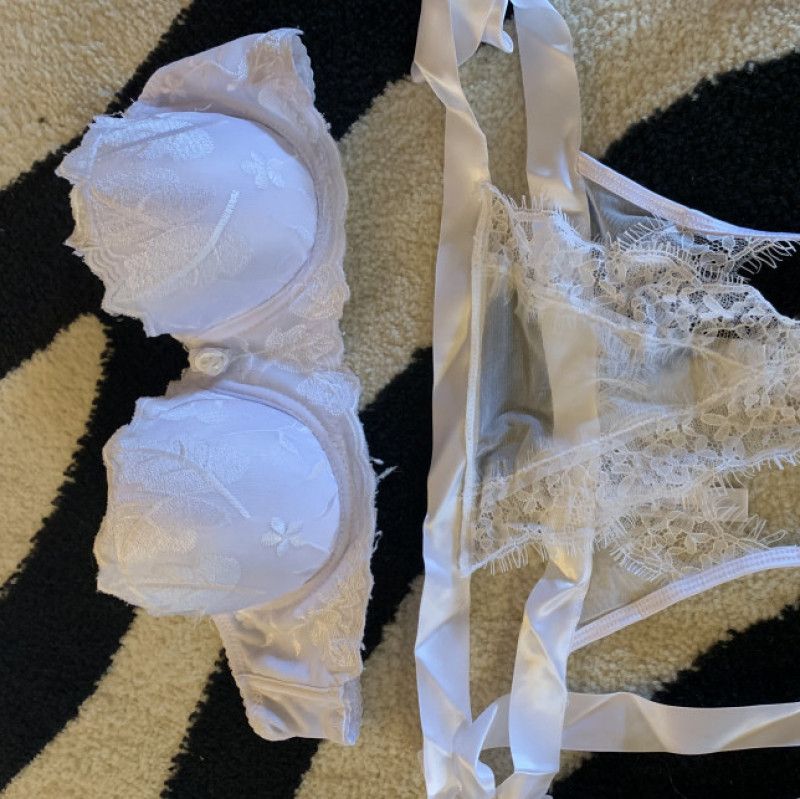 Pixiecumms white lace set easy access