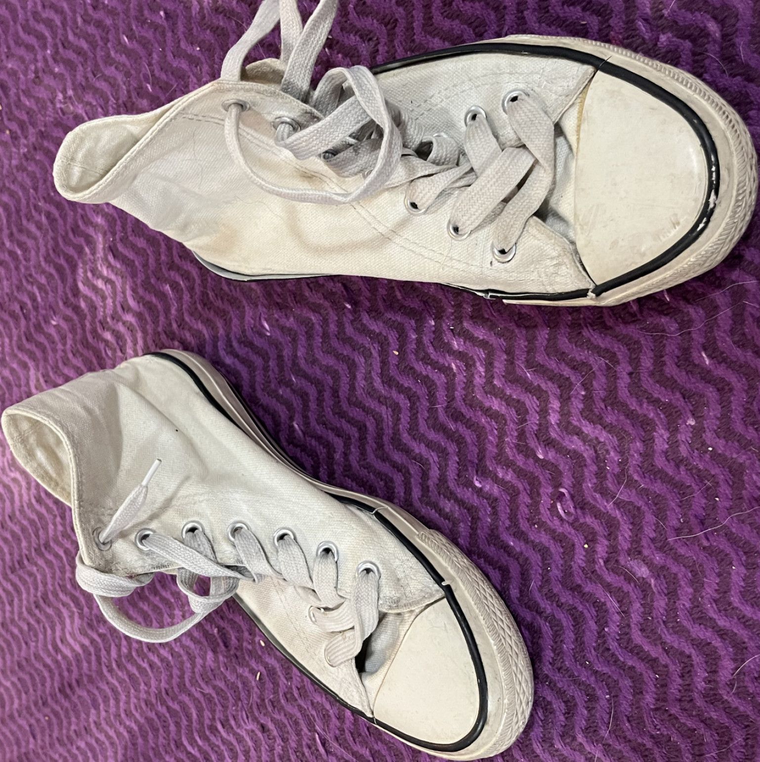 worn white converse