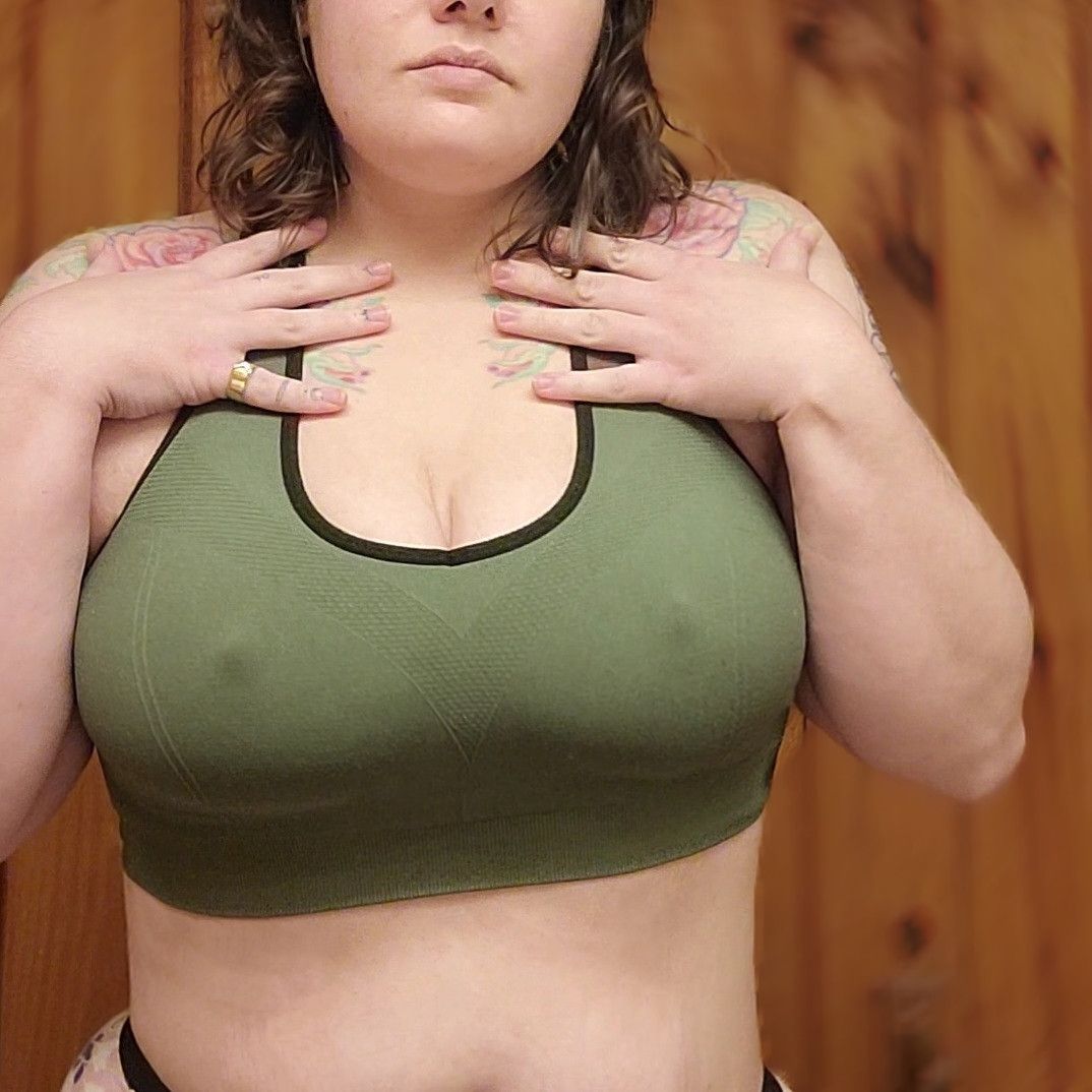 WORN XL Green Sports Bra