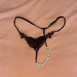 YUMMY BLACK BEADED LACEY GSTRING