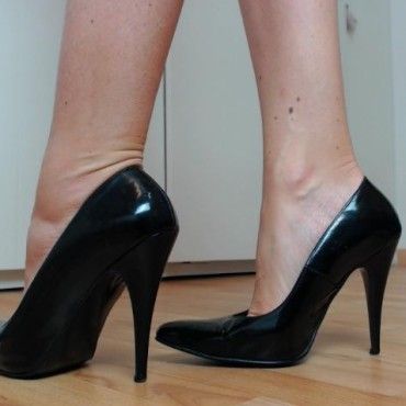 Sexy black shoes