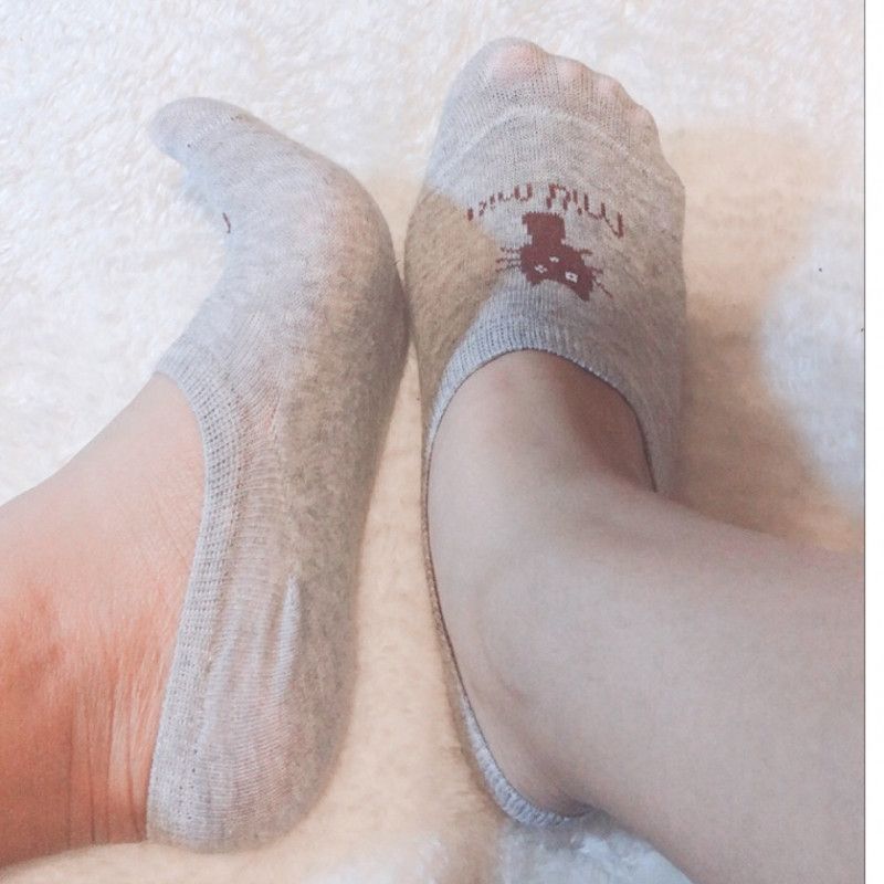 miu kitty gray socks