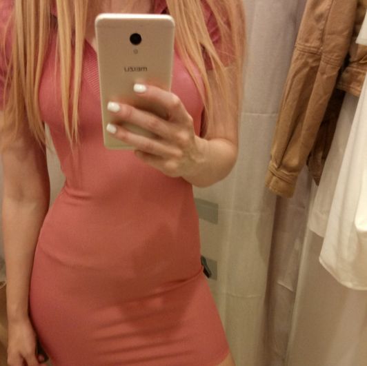 sexy pics and vids from fitting room