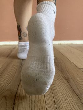 2 Days Well Worn White Nike Socks