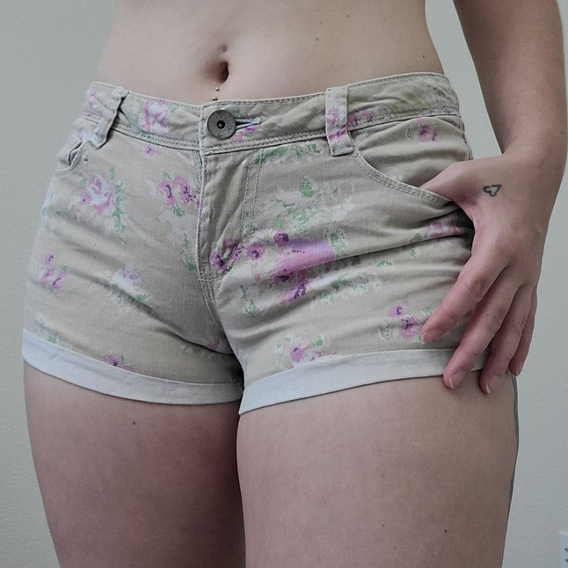 Flower shorts