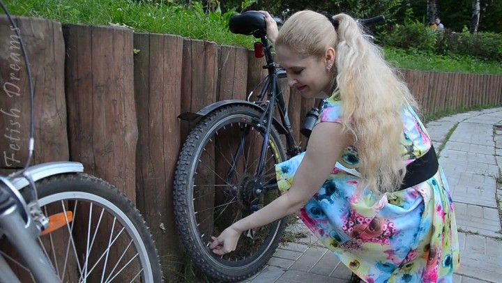 Katya Bike Tire Deflating