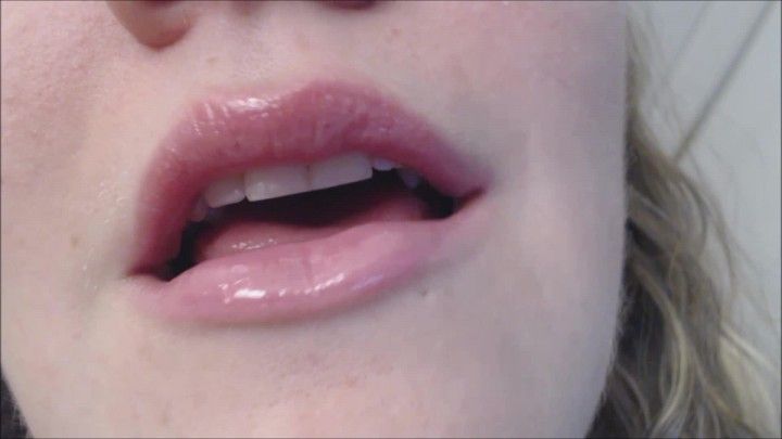 Soft pink lip worship