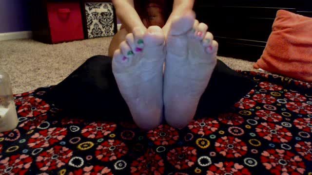 Feet closeups and orgasm