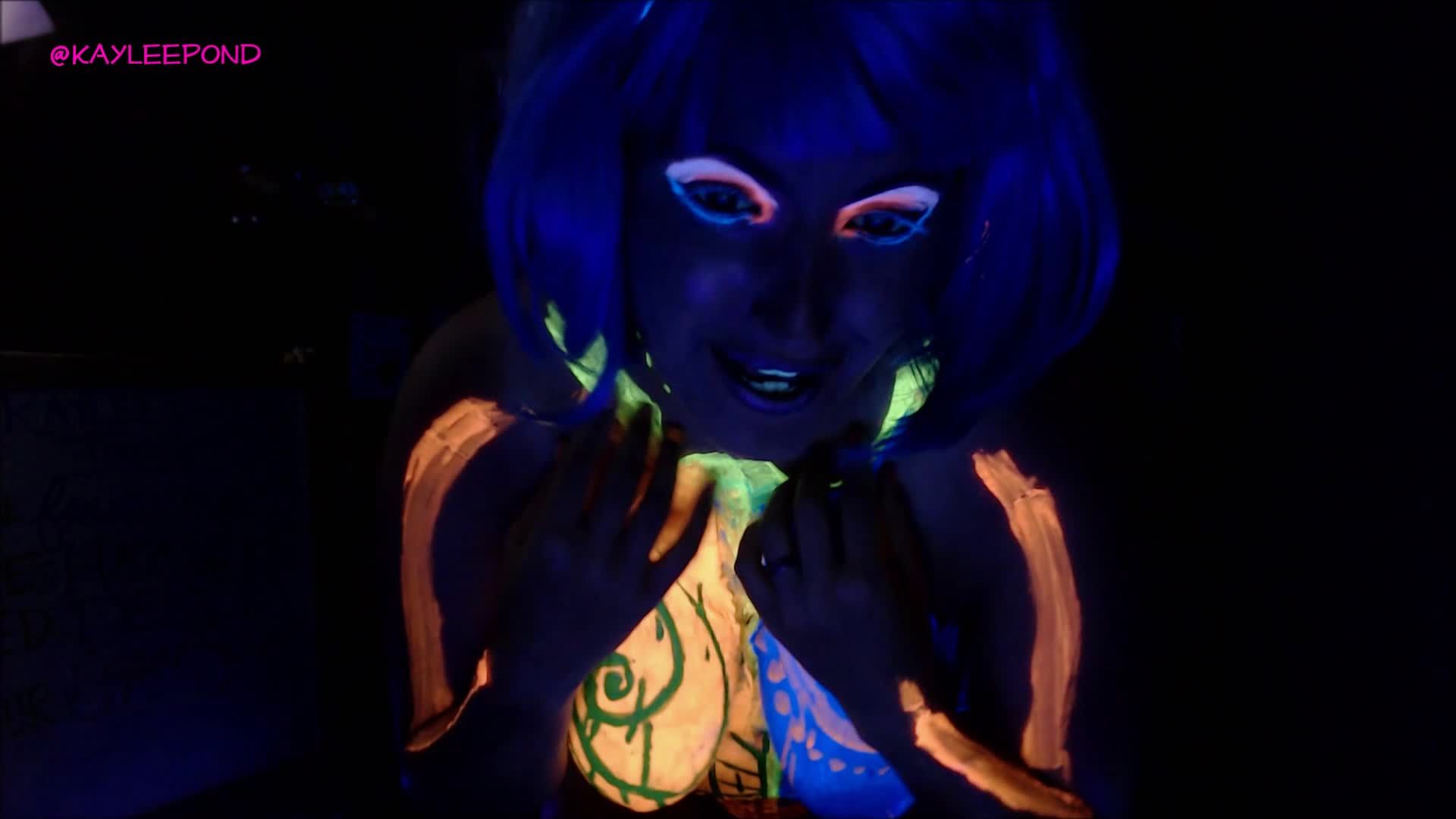 Spontaneous Liquid Latex Black Light Cum