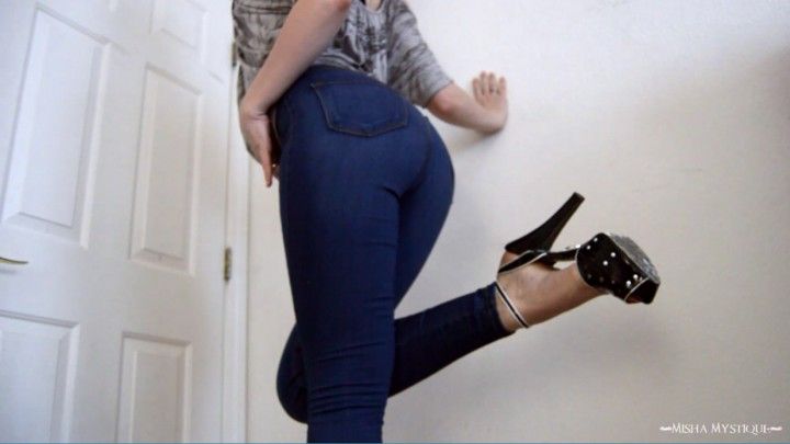 Tight New Jeans Ass Tease