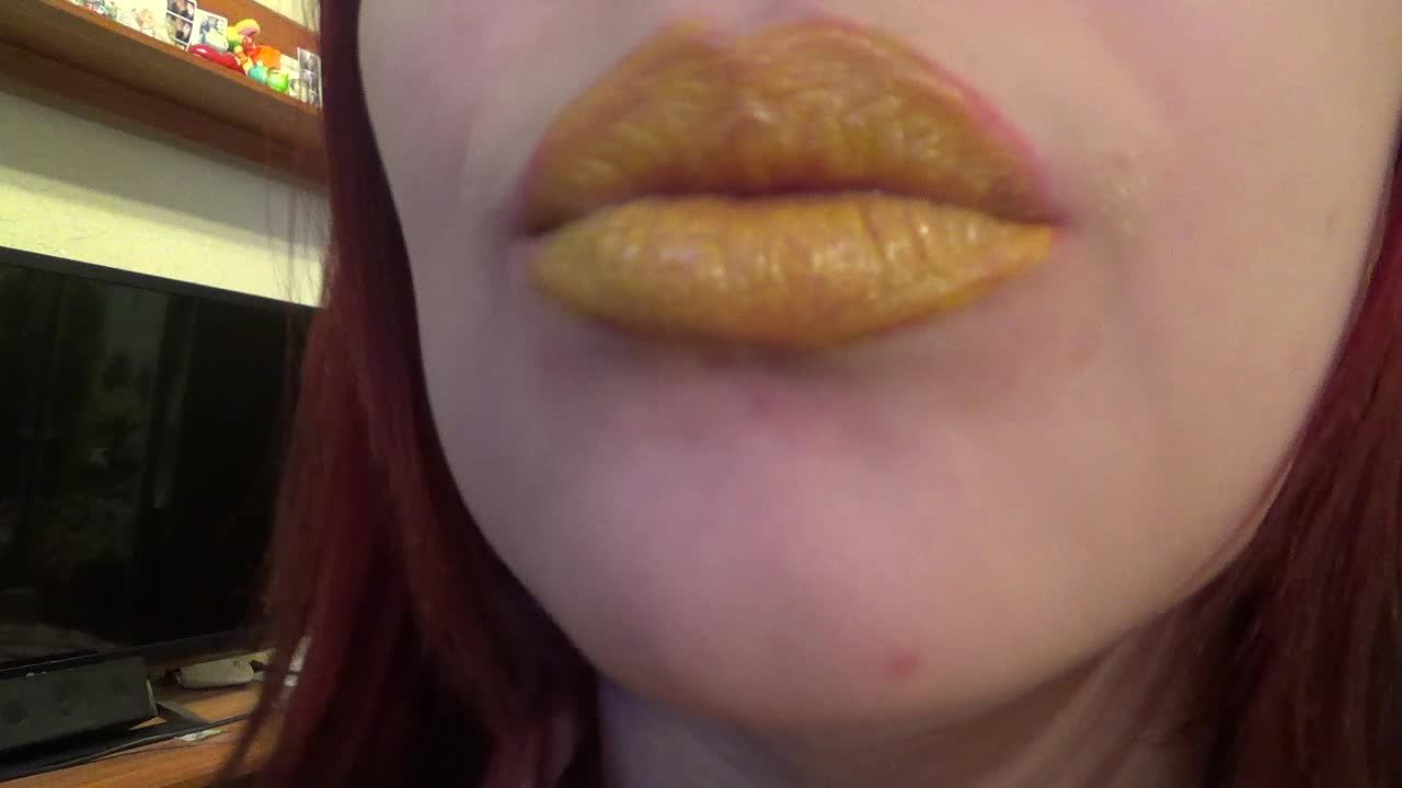 different collors in my lips