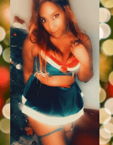Holiday Hottie Contest - ManyVids