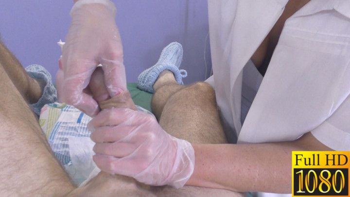 Foreskin examination at the diaper clini