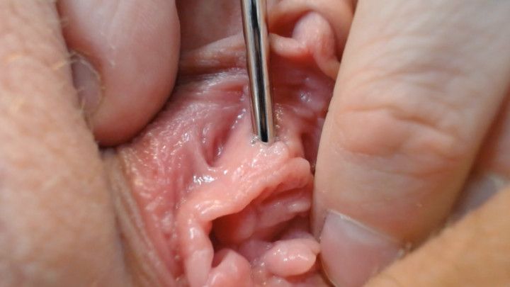 Pee Hole Insertion Cum