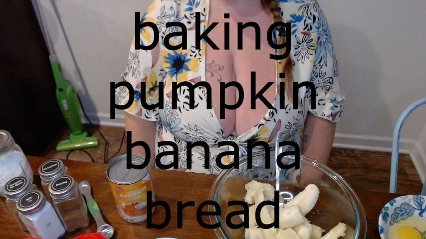 baking pumpkin banana bread