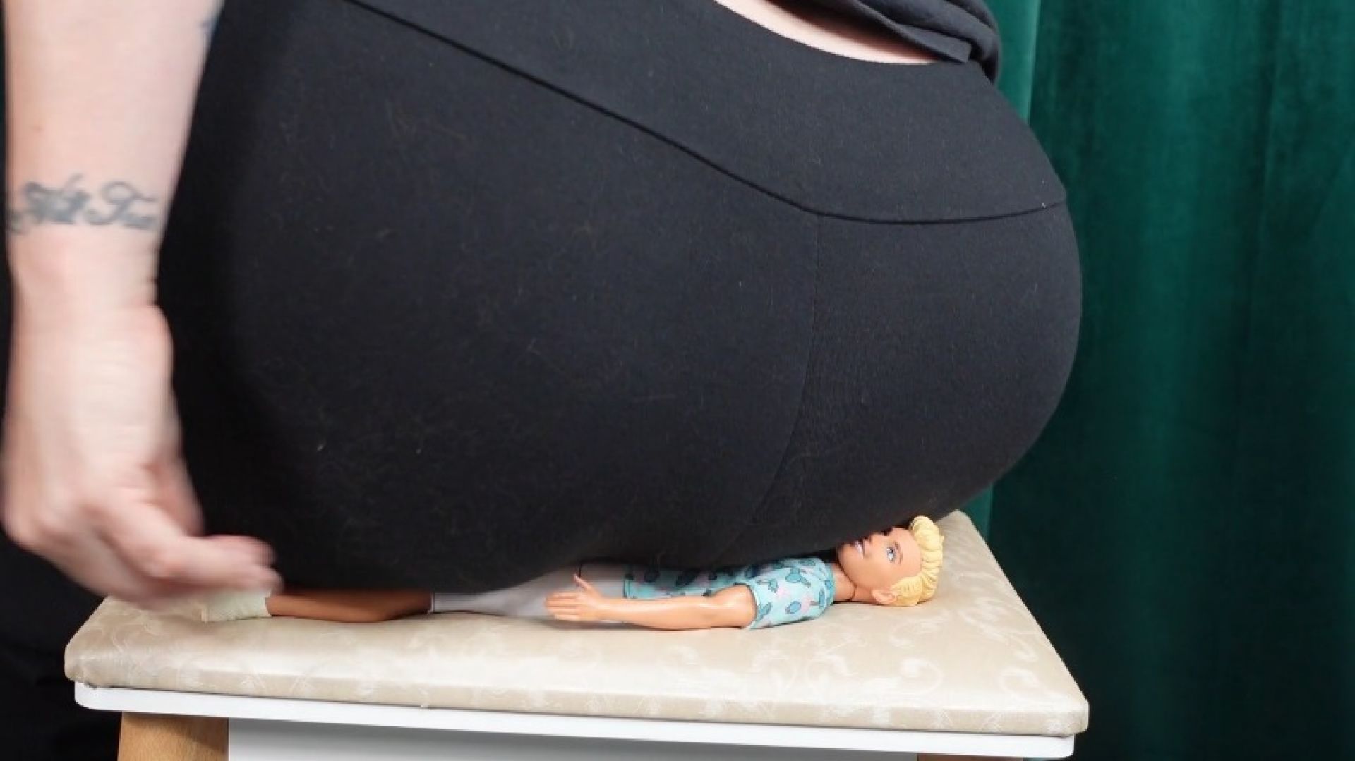 Giantess crushes little man with big butt