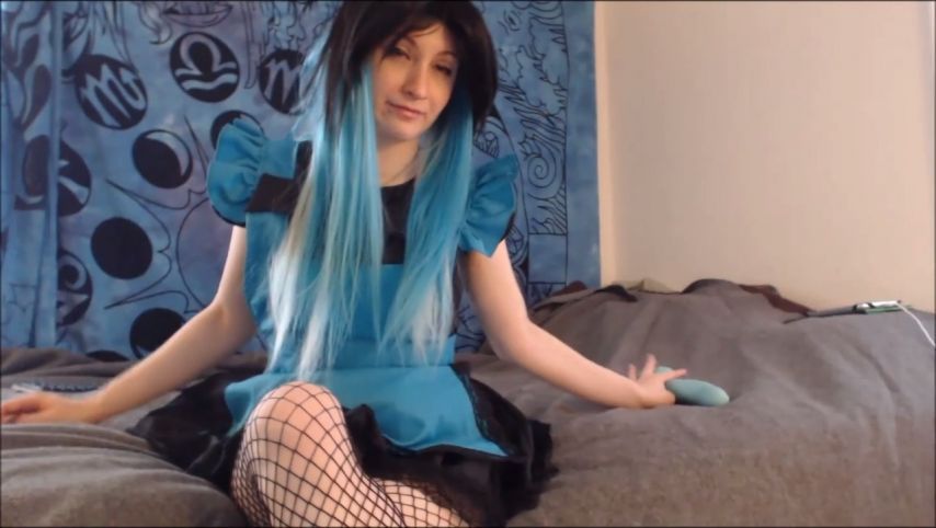 Alice &amp; The Big Blue Dildo