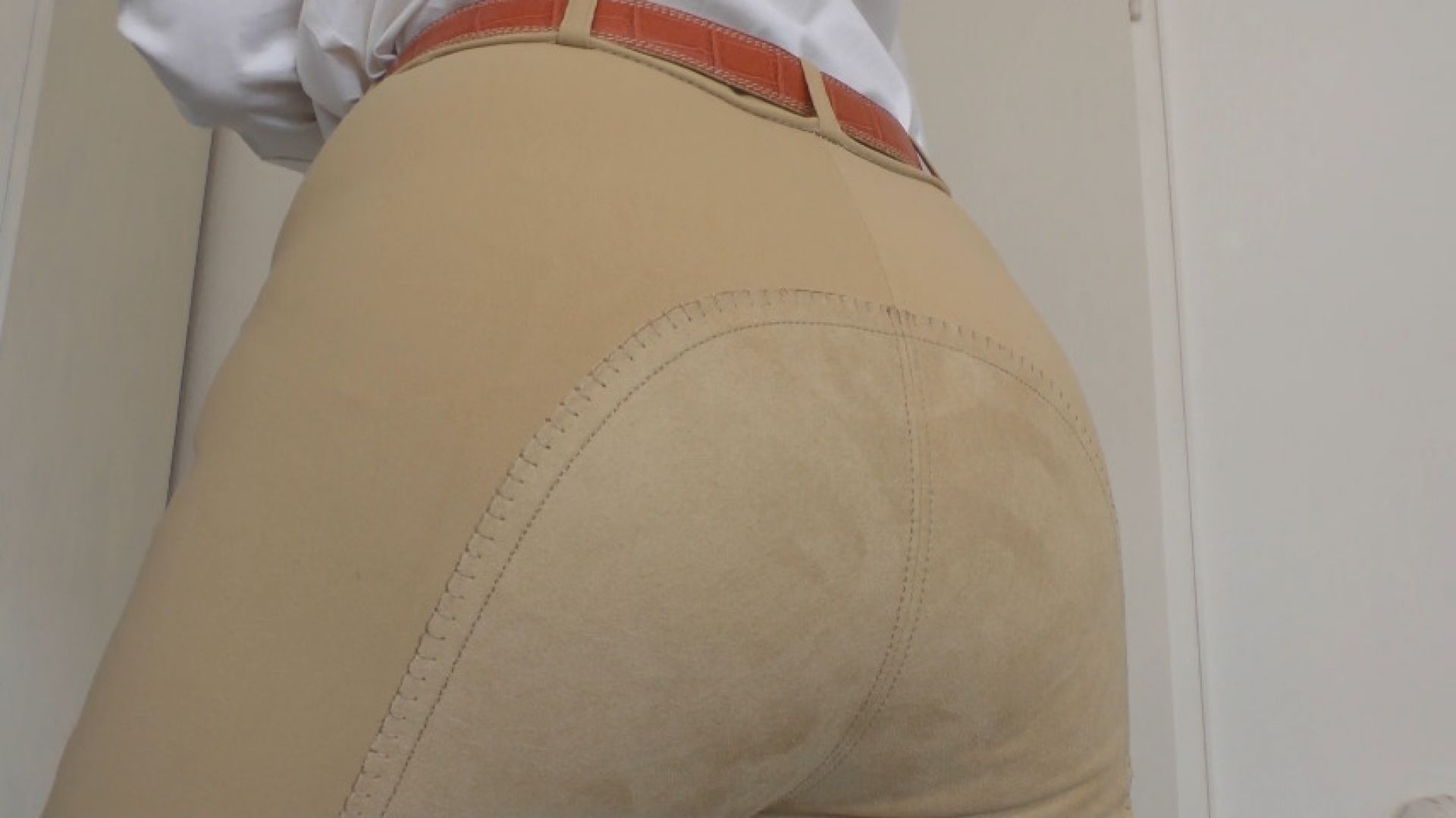 POV: Pamper sexy riding pants ass and masturbate at the same