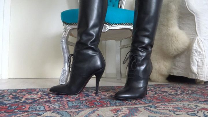 Leather riding boots with high heels