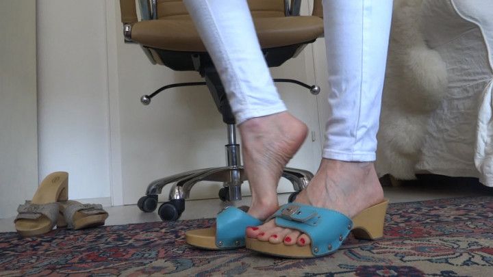 Wooden mules and sexy feet