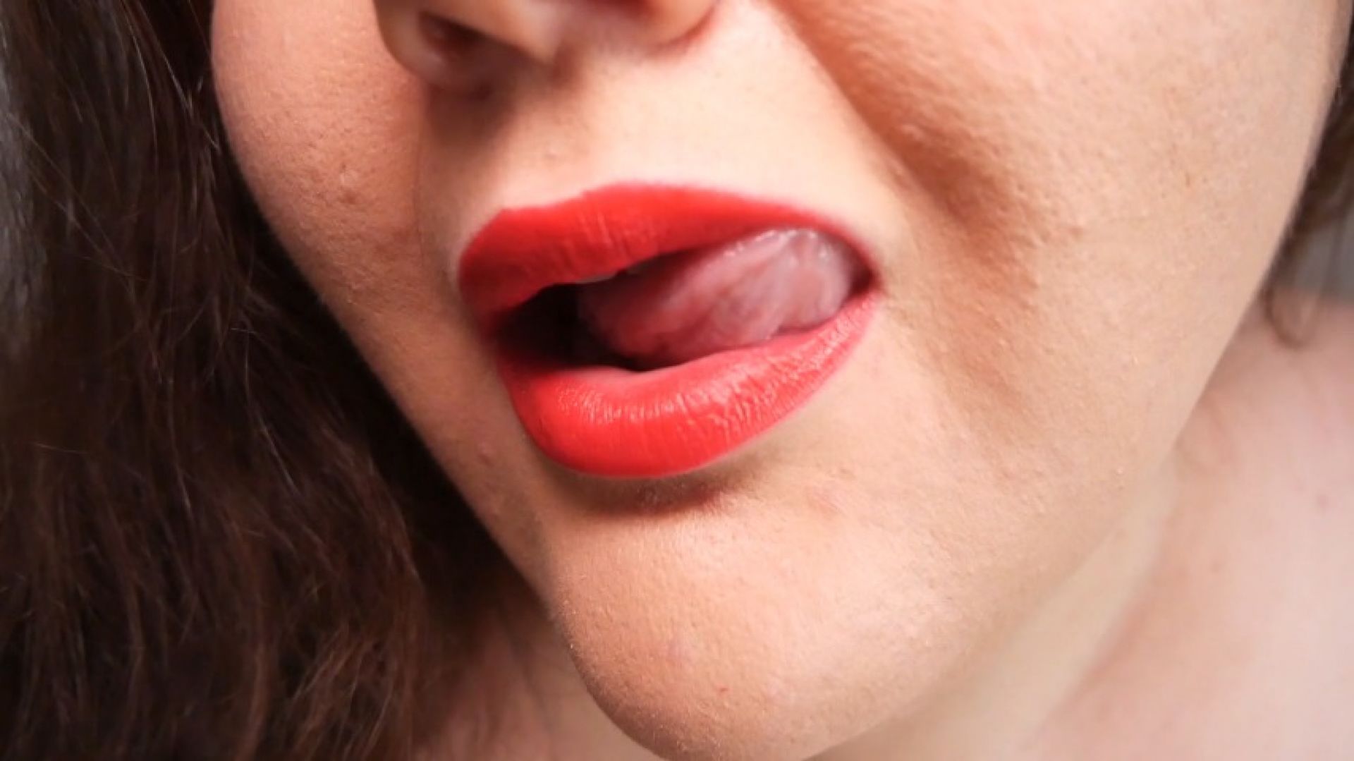 Intimate lip art - no talking