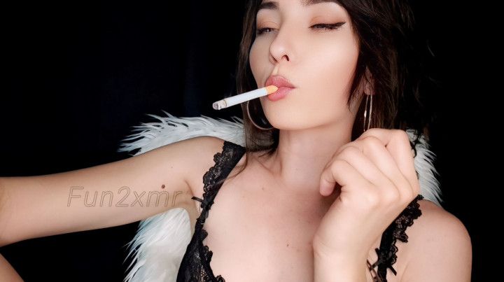 Brunette Goddess  encourages you to smoke Marlboro Red