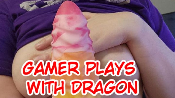 Gamer plays with Dragon