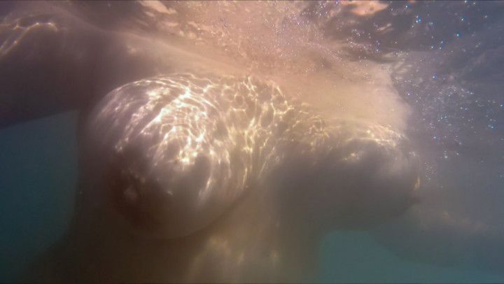 Nude BBW Swimming &amp; Flashing In The Sea