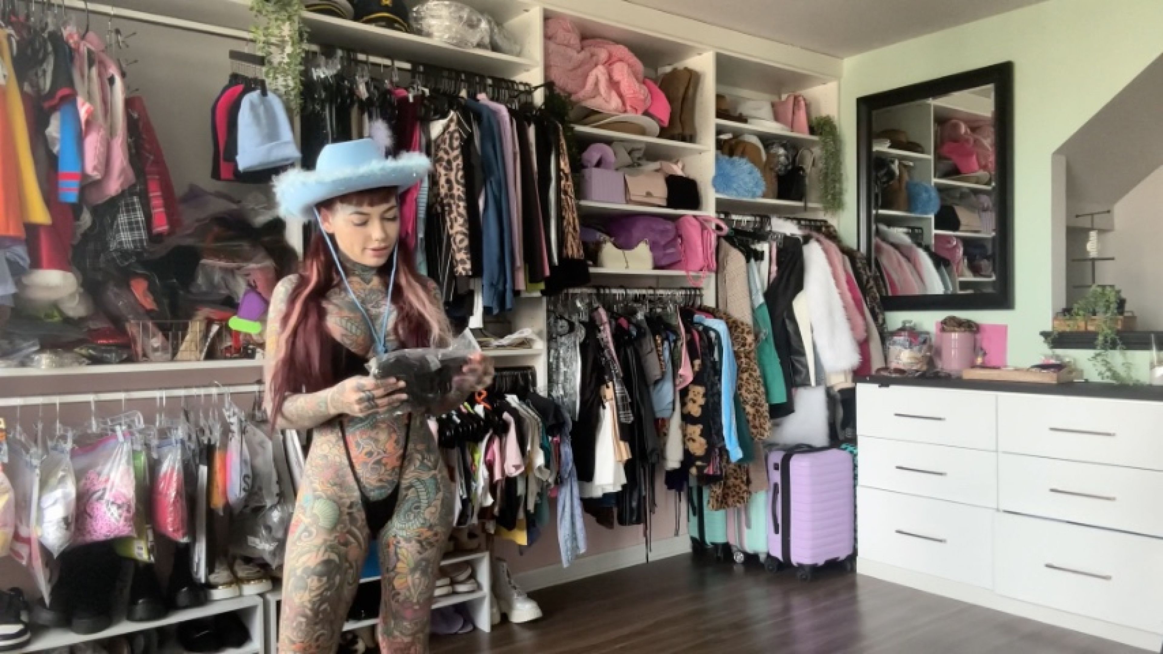Tattooed Barbie Squirts In Closet After Playing Dress Up