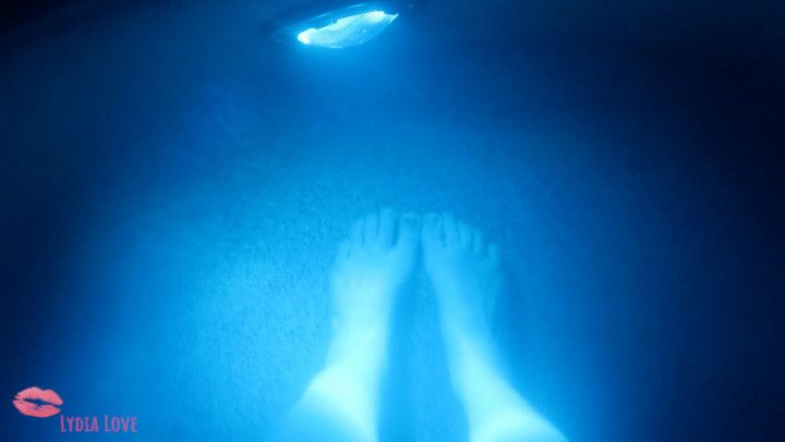 UNDERWATER FOOT FETISH