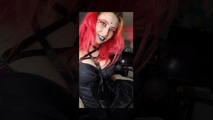 Sexy goth Plays with themself