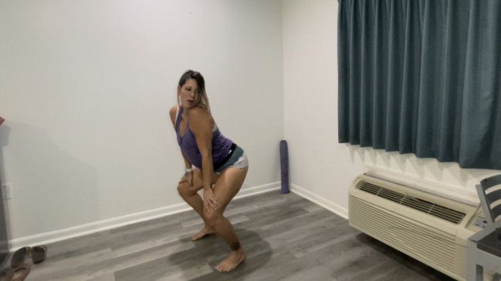 Brina in Sexy Twerk Tease